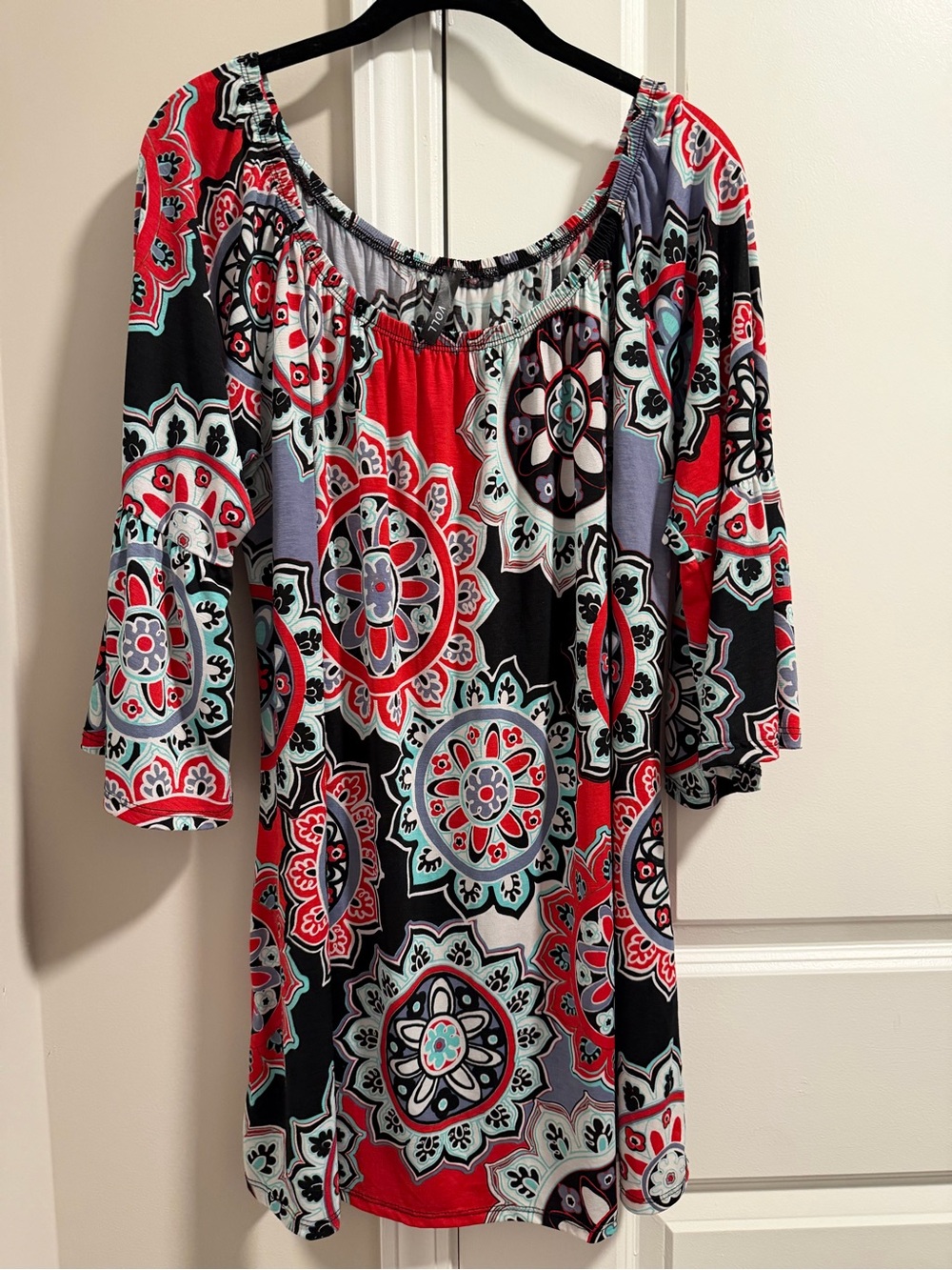 Voll Women's Red & Black Printed Tunic Top Stretch